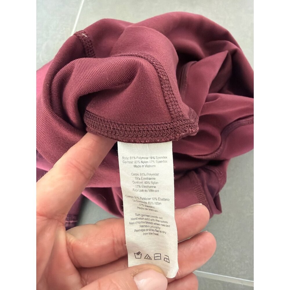 alo Yoga High Waist Capri Leggings with Sleek Desion Wine Womens Size XS - Picture 7 of 8